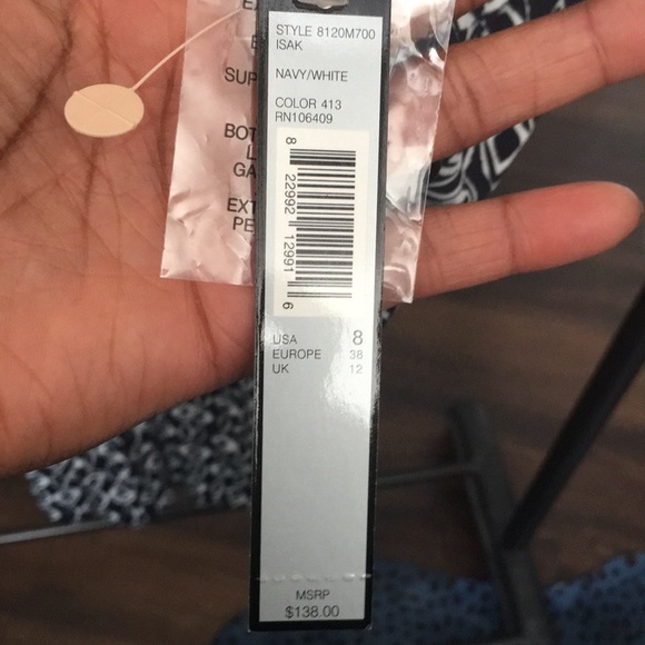 NWT Classically stylish “upgraded” shirt dress - Picture 8 of 15